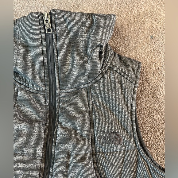 The North Face Women’s Pseudio Vest - Picture 3 of 11
